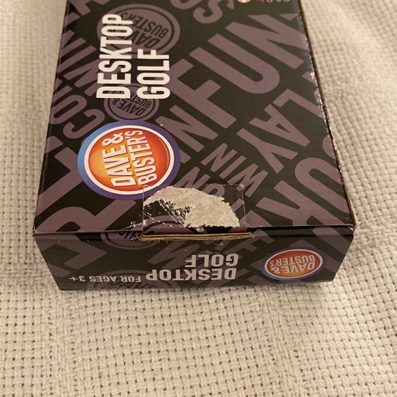 Desktop Mini Golf Dave & Busters - Picture 3 of 3